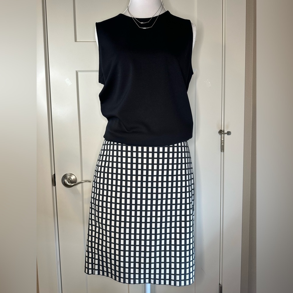 J. Crew Black and White Geometric Grid Pencil Skirt Size 2